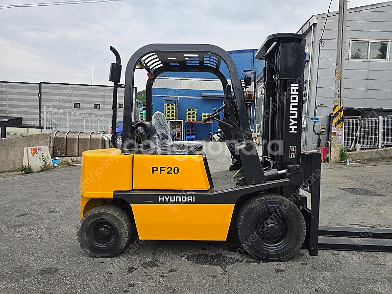 저렴한 중고지게차 현대 2톤 디젤지게차 PF20D--4