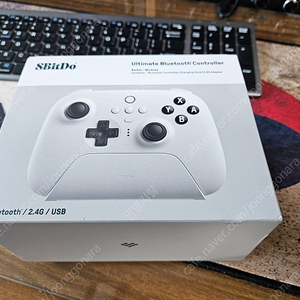 8bitdo 얼티메이트 NS 블루투스 버전 화이트 팝니다... 팔얼블