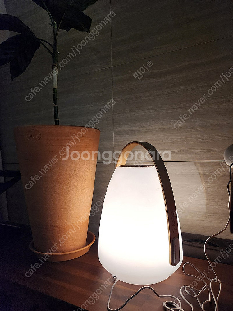 무니 mooni andale 블루투스스피커겸 조명 우체국택배 택포 8만원--0