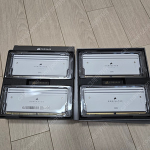 CORSAIR DDR5-6000 CL30 Dominator Titanium WHITE 32GB + 더미킷 일괄 판매합니다.