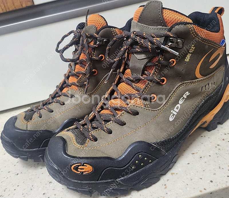 [급처분/최종가] [75,000원] 아이더 고어텍스 등산화 260mm--2