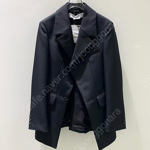 24fw 꼼데가르송 자켓 m 사이즈 팝니다