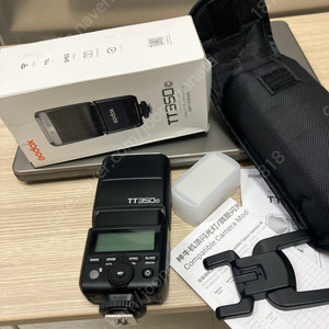 1회 사용한 고독스 tt350c 캐논용 스트로보 박풀 팝니다. 택포