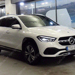 벤츠 GLA 중고 벤츠 GLA클래스 중고 흰색 2021년식 50,920km GLA220 중고자동차