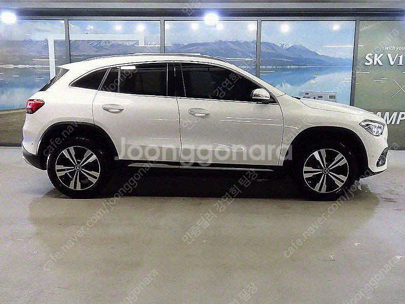 벤츠 GLA 중고 벤츠 GLA클래스 중고 흰색 2021년식 50,920km GLA220 중고자동차--3