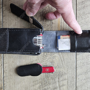 Victorinox 빅토리녹스 아미 나이프 2종 판매 (다용도칼)