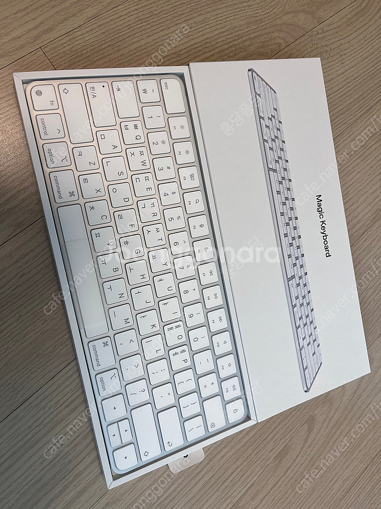 애플 매직키보드 A2450 팝니다--0