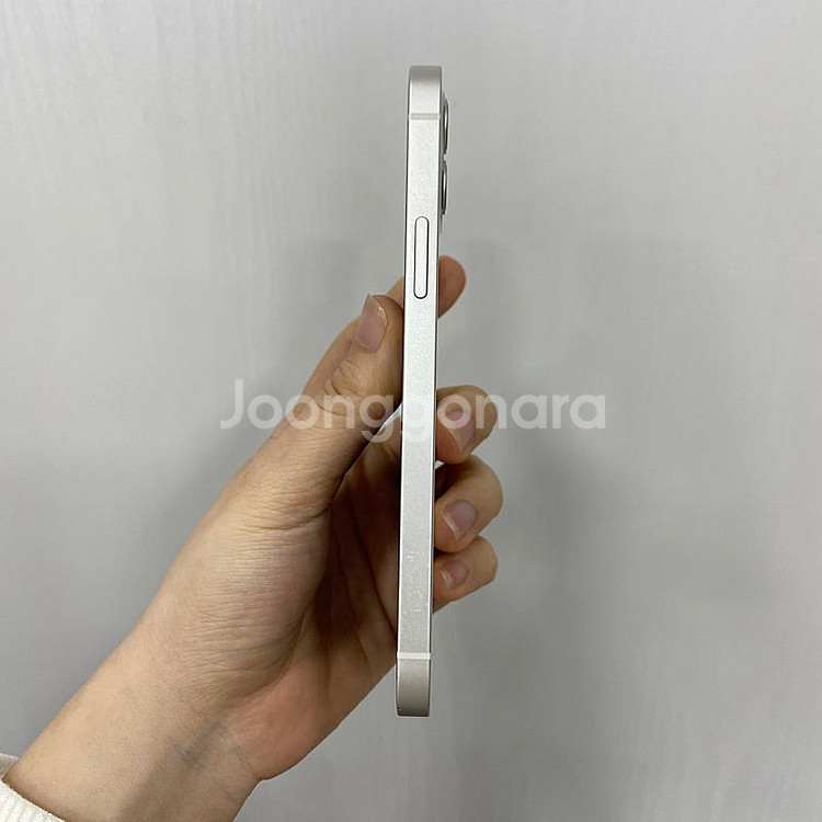 69579 아이폰12 128기가 화이트 팝니다 30만원--4