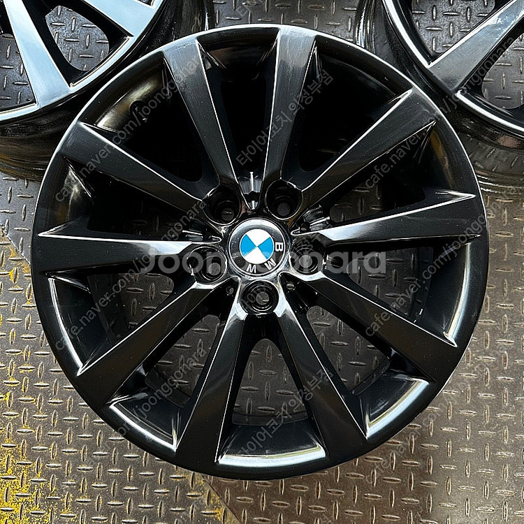 18인치 BMW F10 5시리즈 528i 유광블랙 순정...--5