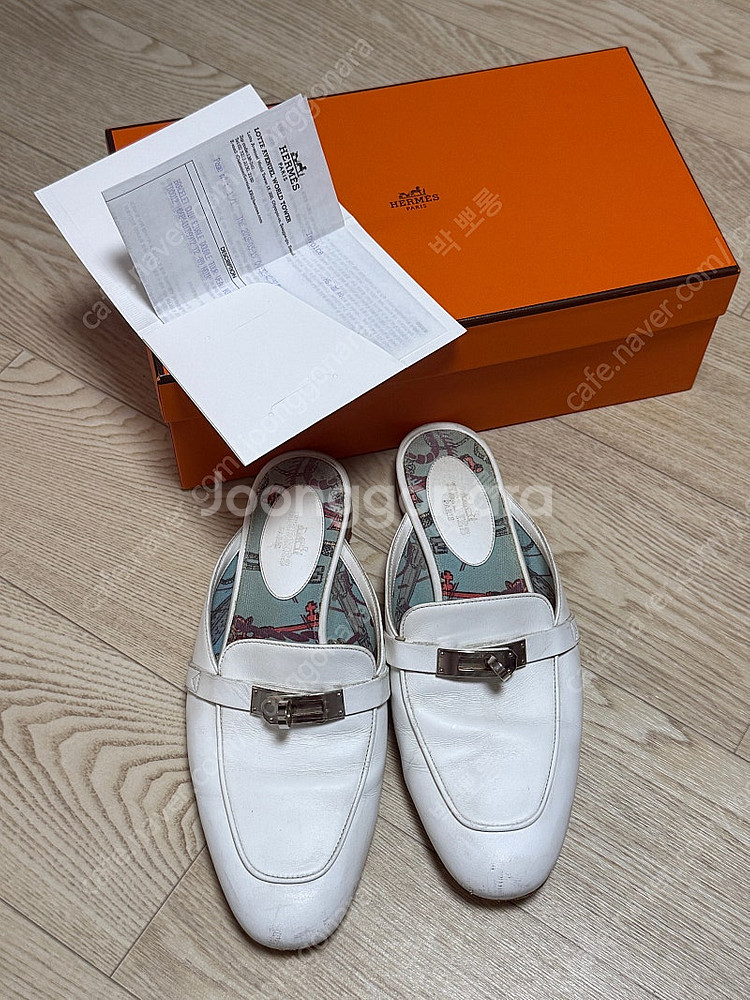 에르메스 흰색 뮬 (착용감있음)--0
