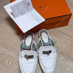 에르메스 흰색 뮬 (착용감있음)