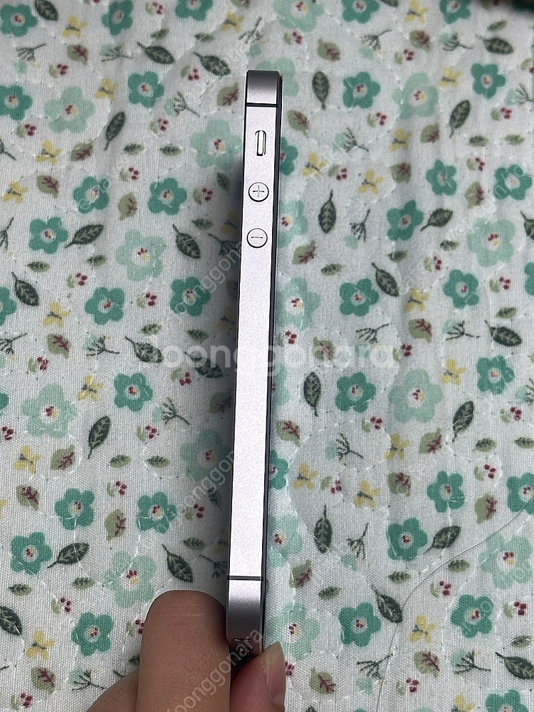 (급처) 아이폰Se 1세대 실버 무음 32기가 해외판--2