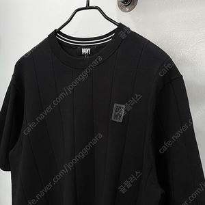 (105/XL) DKNY골프 블랙 남성 등로고 라운드넥 반팔 골프니트웨어