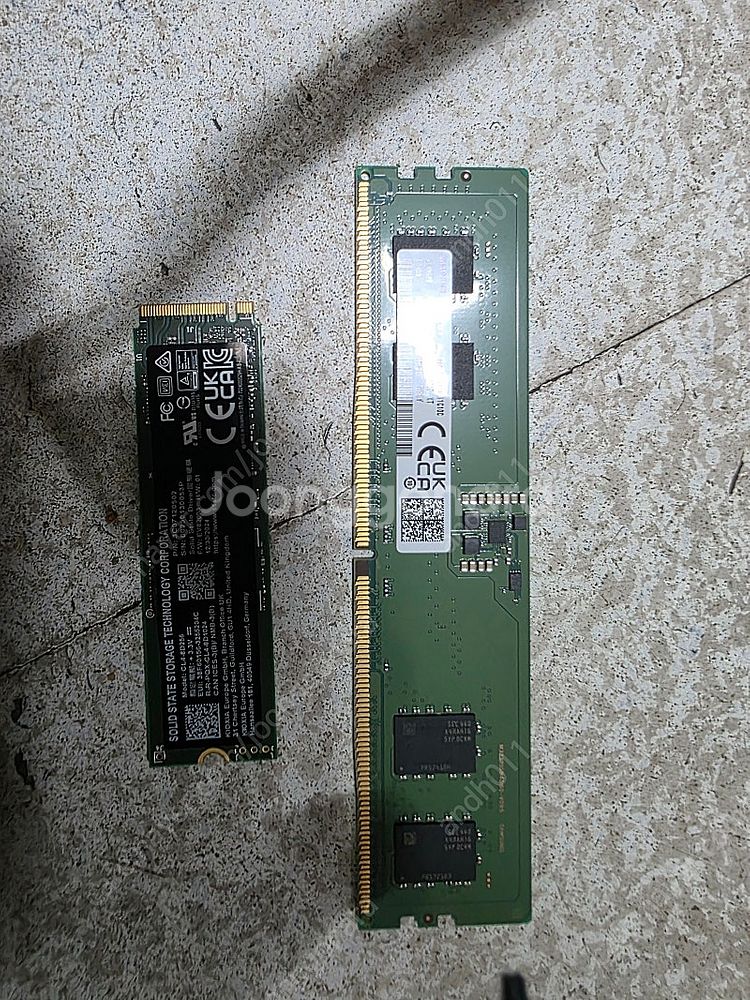 ssd nvme 256ㅎ,삼성 ddr5 8g팝니다.--0