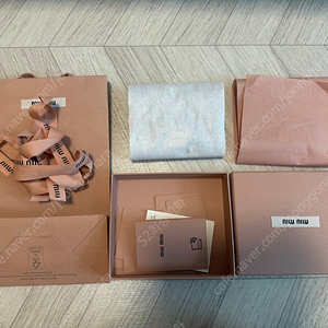 미우미우 스몰 마테라쎄 나파 가죽지갑