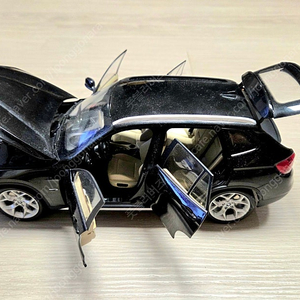 교쇼 BMW X1 1:18 다이캐스트 판매합니다