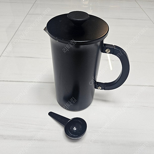 보덤 프렌치프레스 8cup 커피메이커 팝니다.