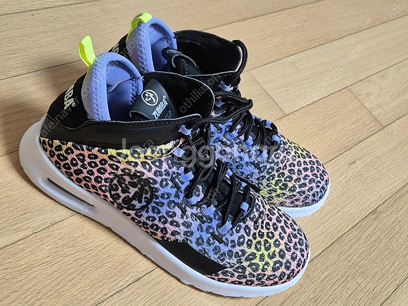 줌바 신발 에어펑크 7.5(245)--0