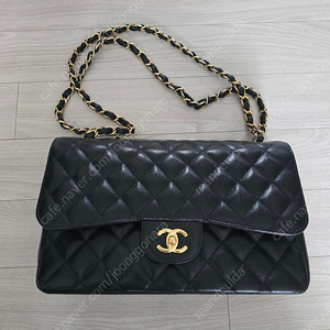 샤넬 클래식 금장 라지 판매 합니다