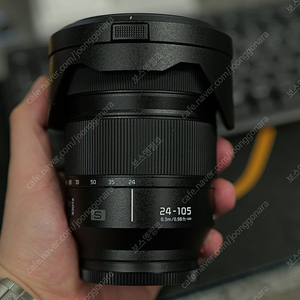 루믹스 S 24-105mm F4 렌즈 신품급 판매합니다.(Lumix 24105)