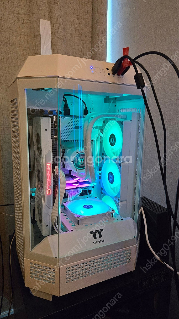 이엠텍 rtx 4070ti super 화이트 판매합니다...--0