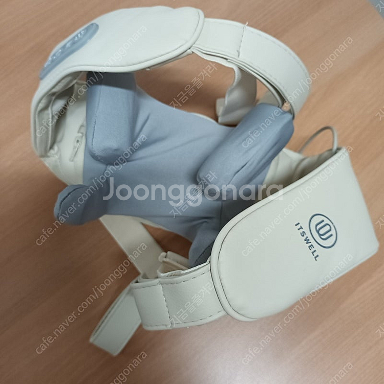 (새제품) 잇츠웰 숄더넥 무선 주무름 안마기 마사지기--6