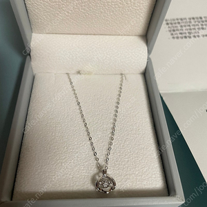 18k 화이트 골드 다이아 목걸이 새상품 19만원에 팝니다.