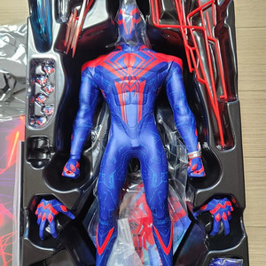 핫토이 2099 스파이더맨 /핫토이 하자 및 루즈 누락품 수어사이드 데드샷/스파이더맨 스텔스슈트 디럭스/코믹스 아이언맨 cms015/만달로리안 일반