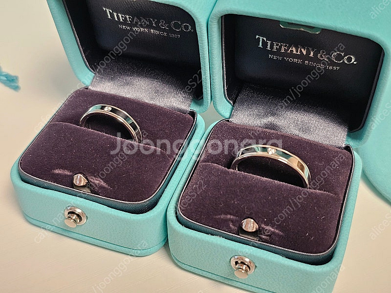 티파니앤코 더블 밀그레인 플래티늄 4mm 반지 2개 사...--1