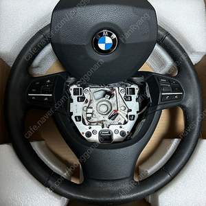 BMW f01 핸들 팝니다.
