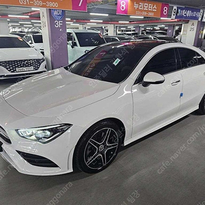 벤츠 CLA 중고 벤츠 CLA클래스 중고 흰색 2021년식 31,806km CLA 250 4MATIC AMG 라인 최상의 컨디션