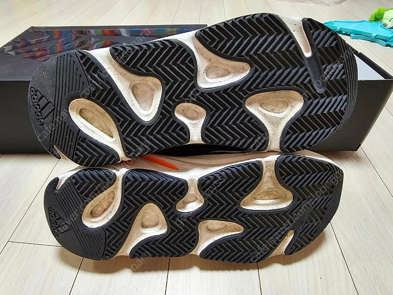 275) 아디다스 이지 부스트 700 웨이브 러너 솔리드 그레이 나이키 조던 스캇 아식스 이미지