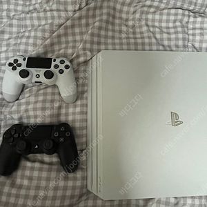 Ps4 프로 화이트+ 타이틀 판매합니다 (플스4)
