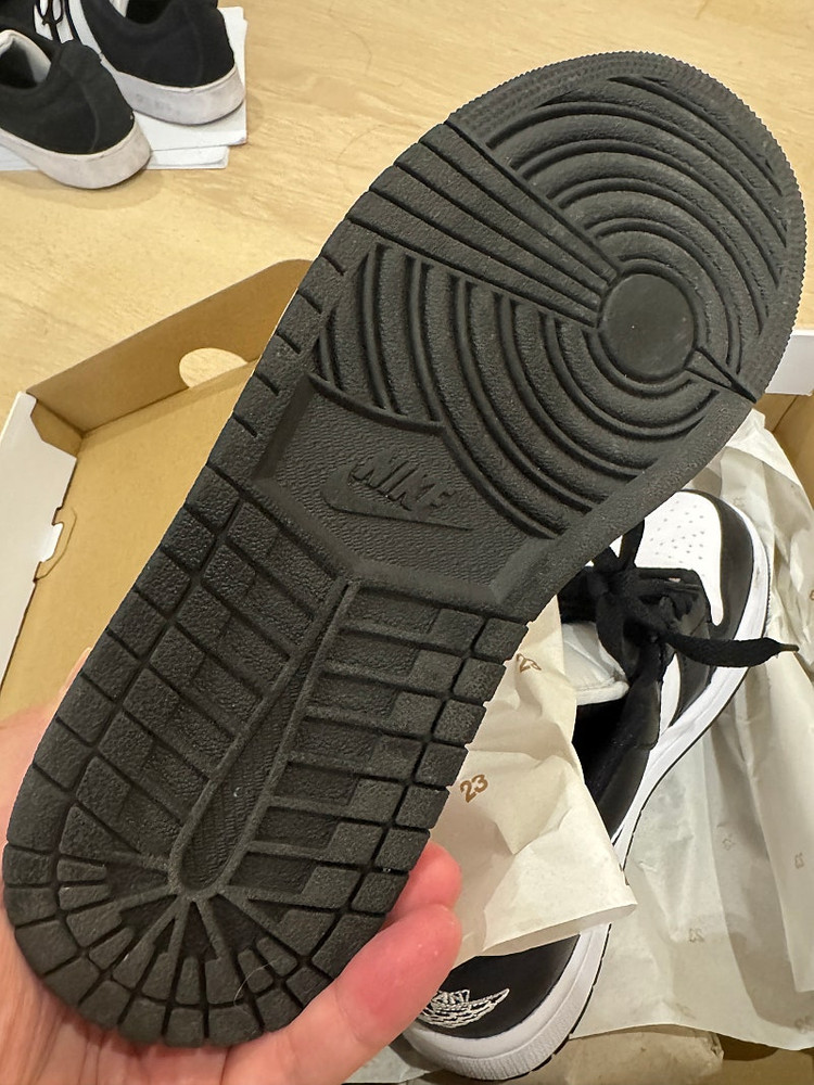 조던 로우 범고래 240 (딱 1번 착용) 이미지