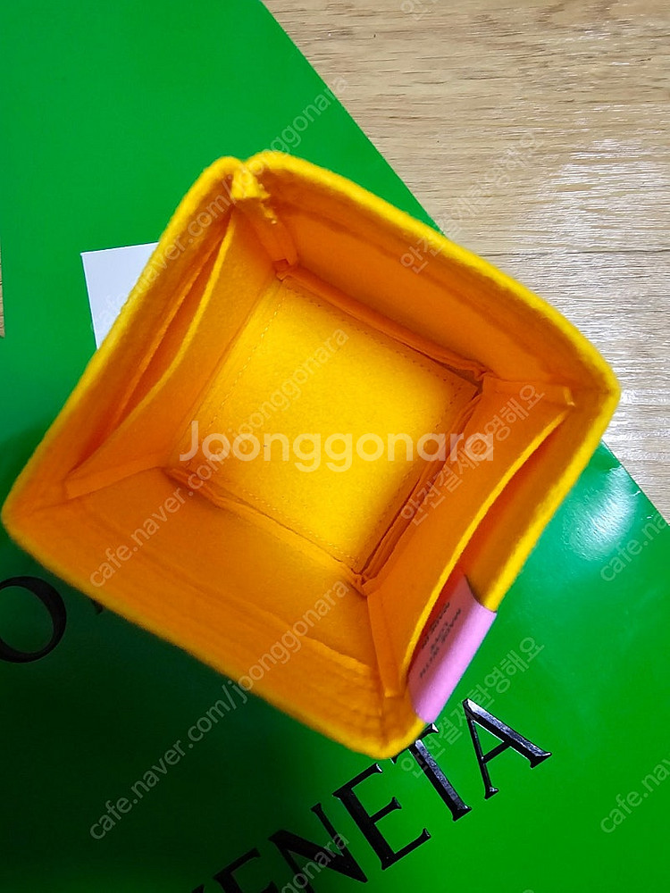 정품보증서있음)보테가베네타 레더카세트버킷백이너백포--9