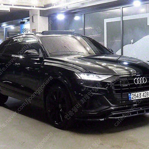 아우디 Q8 중고차 아우디 수입중고차 회색 2021년식 73,470km 55 TFSI 콰트로 프리미엄 수원중고차