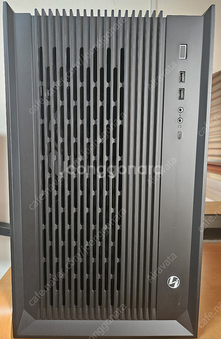 리안리 PC-O11 AIR 케이스 팝니다.--0
