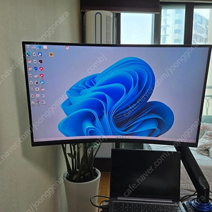 무결점 32인치 커브드 모니터 및 암 포함 한성 tfx32u06v