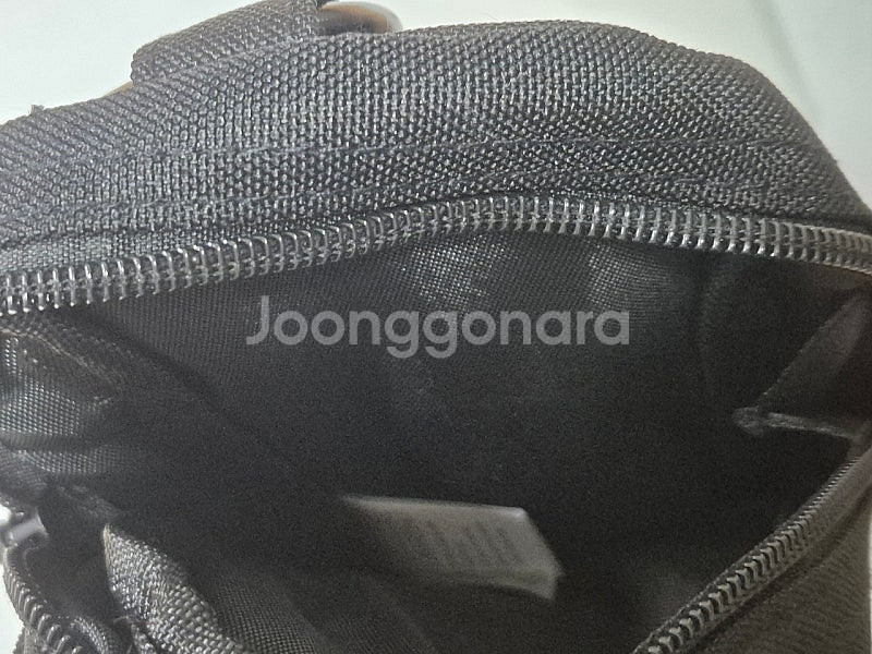 칼하트 wip small bag--4