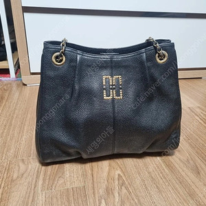 닥스 블랙 스터드 DD 로고 레더 체인 숄더백 판매합니다.