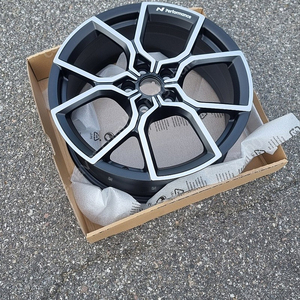 19인치 독일제조 투싼NX4 CN7 아반떼N 아반떼AD 벨로스터N i30PD 아반떼AD 코나N N퍼포먼스 단조 경량 정품휠 + N퍼포먼스 브레이크 세트
