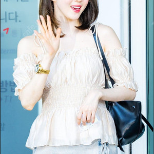 [새상품] 그레이스유 한소희 블라우스