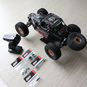 [RC Car] 로시 레이저넛 및 트랙사스 랠리 판매합니다.