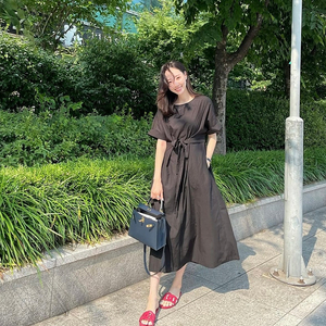 엔돌핀오 오칸 블러쉬드 사그락원피스 블랙