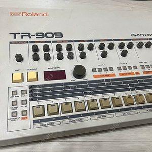 [로랜드] Roland TR-909 빈티지 아날로그 드럼머신