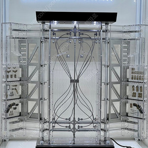 핫토이 다크나이트 라이즈 배트맨 아머리 단품, 빈카울헤드 팝니다.