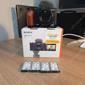 소니 ZV-1 M1 + 정품 배터리 3개 + SmallRig 케이지 세트 판매합니다