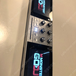 GODJ 고디제이에서 나온 포터블 디제이 장비입니다