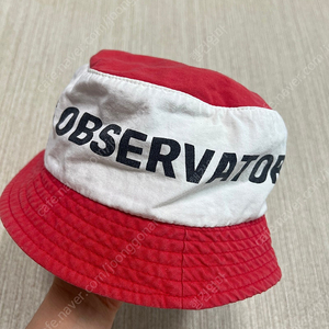 타오 버킷햇 레드
