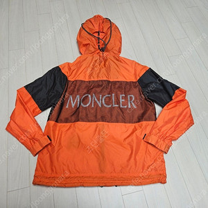 몽클레어 빅로고 바람막이